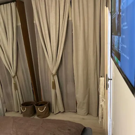 01 Apartment *