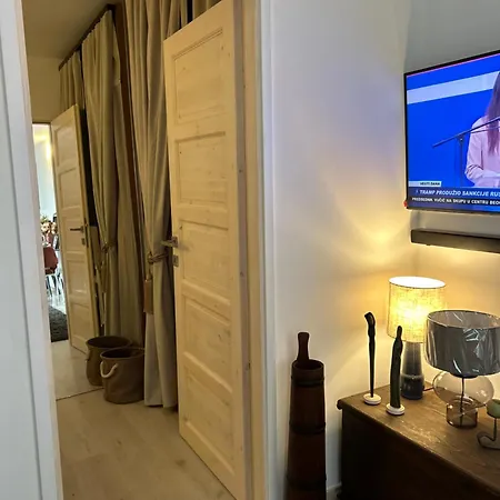 Apartment 01