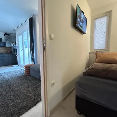 01 Apartment *